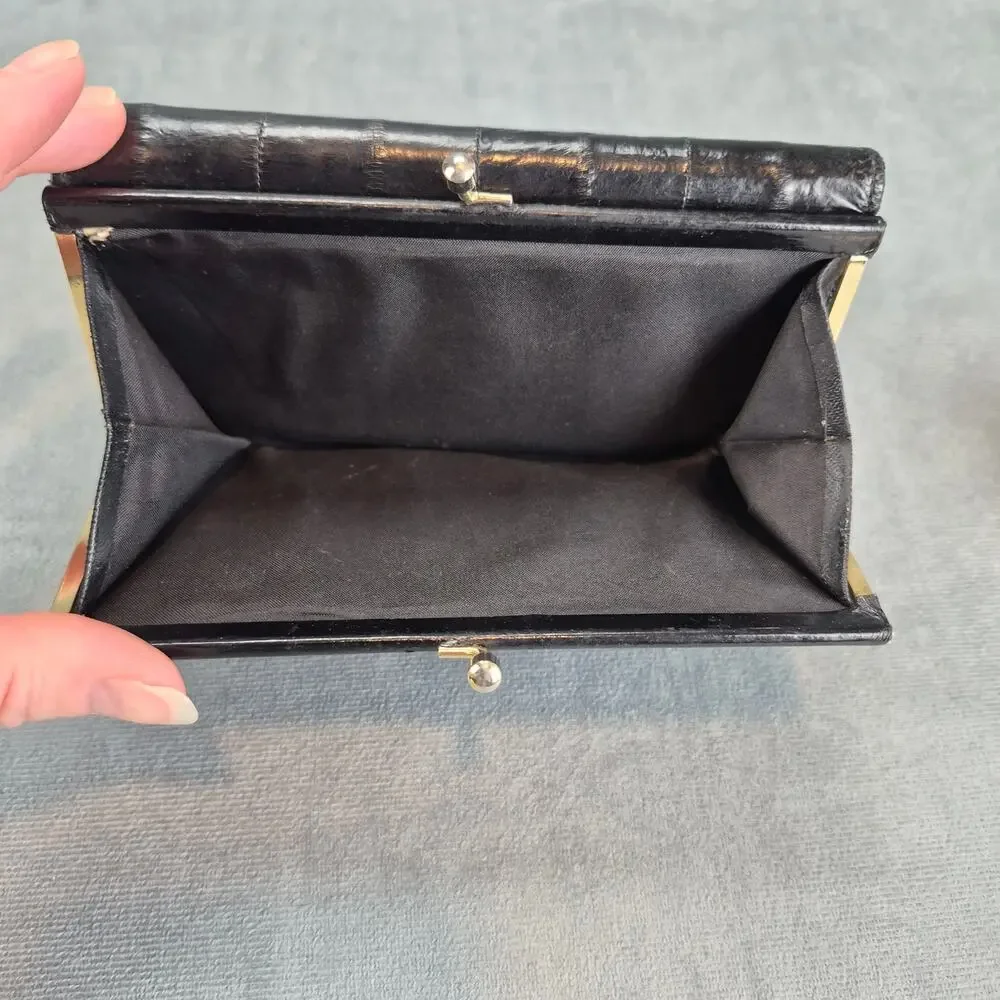 Vintage Eel Skin Leather Kiss Closure Lock Black Bi-Fold Wallet Coin Purse